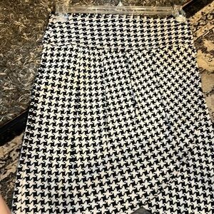 Gorgeous houndstooth skirt size S ❤️